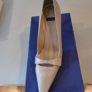 Pumps size 9 cream Stuart Weitzman